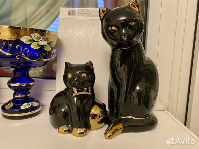 Статуэтки: Котики. Птичка. Лежащий жеребенок