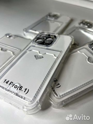 Прозрачные чехлы с карманом под карту на iPhone