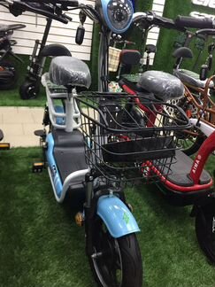 Электроскутер с педалями