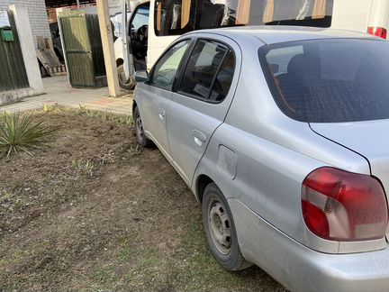 Toyota Platz 1.0 AT, 2000, 260 000 км