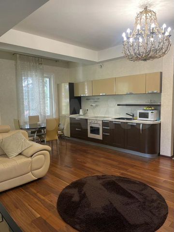 4-к. квартира, 115 м², 4/8 эт.