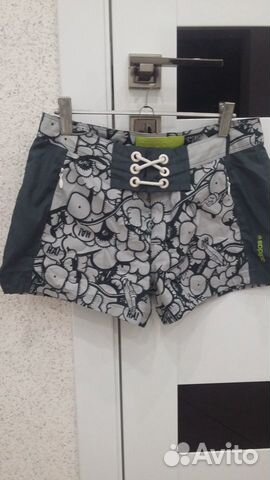 Фирменные шорты 