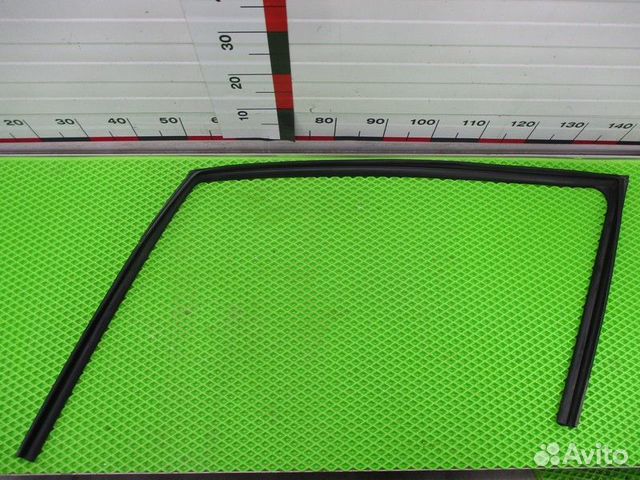 Уплотнитель стекла двери передней левой Hyundai Ge