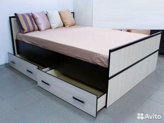 Кровать с ящиками и матрасом