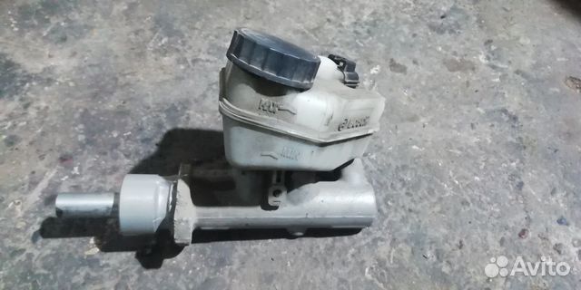 Главный тормозной цилиндр Форд Мондео 3 2.0