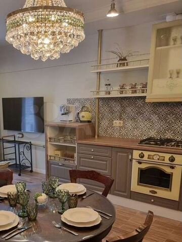 1-к. квартира, 57 м², 1/3 эт.