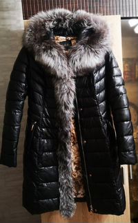 Куртка зимняя из эко кожы, мех енот натуральный, о