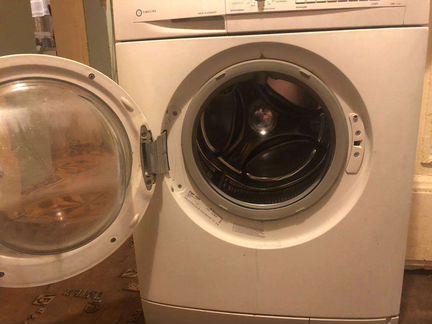 Стиральная машина Electrolux