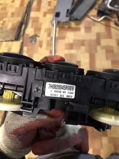 Блок управления печкой 7H0820045R9B9 VW T5