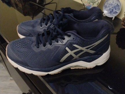 Кроссовки asics