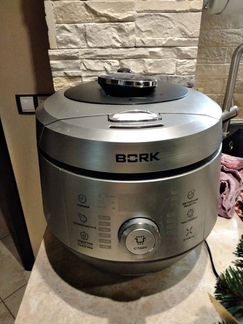 Мультиварка Bork U800