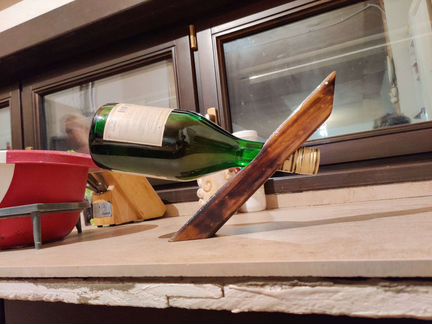 Балансирующий держатель для вина