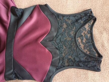 Элегантное бордовое платье