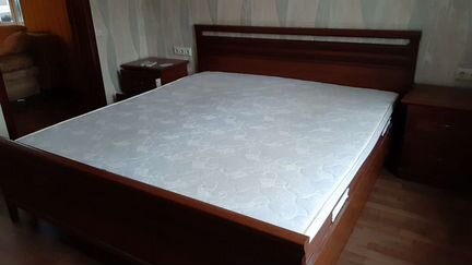 Кровать с тумбами