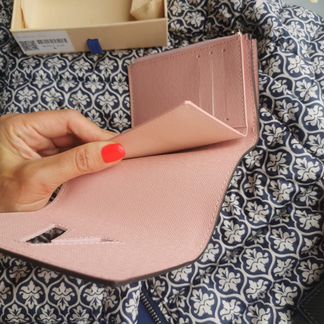 Женские кошельки Louis Vuitton
