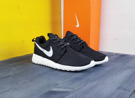 Nike Rosherun кроссовки новые женские