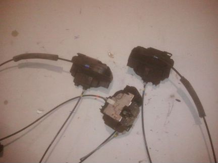 Замок передней правой двери Ниссан Ноте Е11