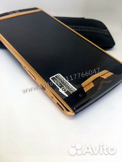 Vertu Signature Touch Clous de Paris Gold Верту