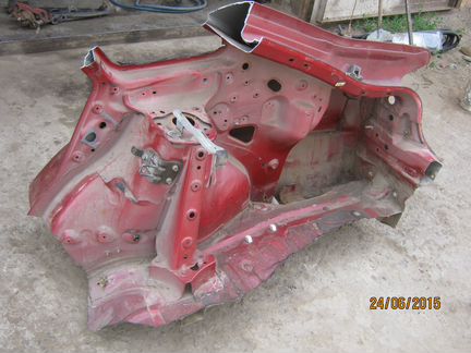 Крыло Мазда 626 ге Mazda 626 GE заднее правое лифт