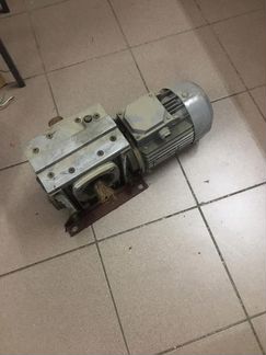 Двигатель асинхронный с редуктором