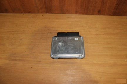 Блок управления двигателем Volkswagen Golf 6