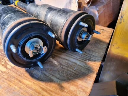 Амортизатор пневмо Задний Lexus LS USF4