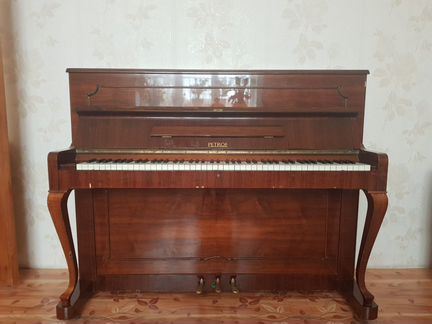 Продается пианино petrof