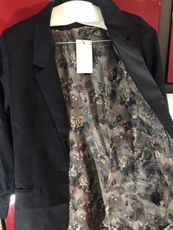 Костюм брючный новый темно-синего цвета