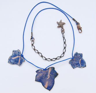 Колье с эмалью