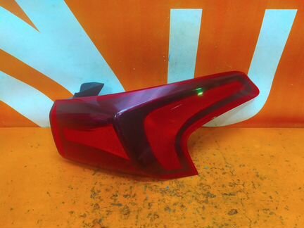 Фонарь внешний правый Hyundai Santa Fe 4 TM