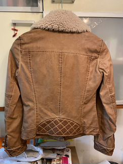 Молодежная кожаная куртка zara