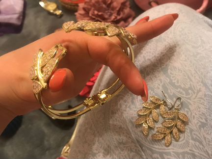 Браслет и серьги листья