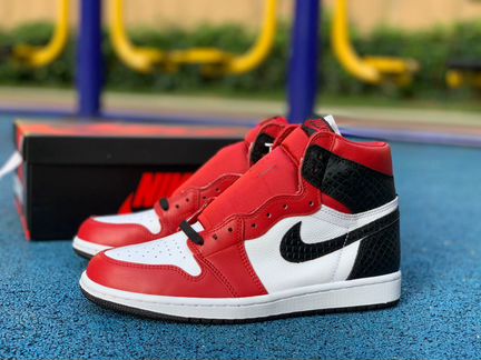 Jordan 1 Retro High Satin Snake Chicago (W), 5,5US