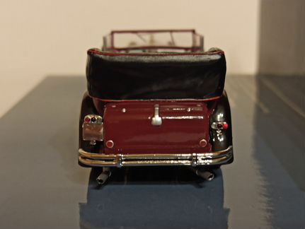 Maybach Zeppelin 1:43 Minichamps