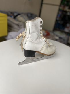 Коньки фигурные