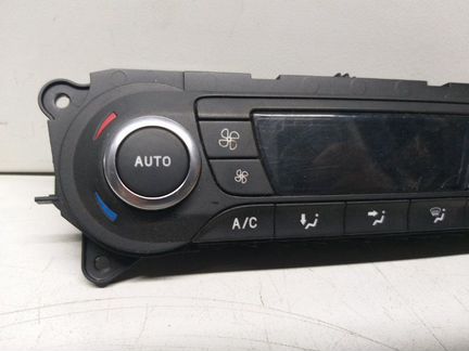 Блок управления климат-контролем Ford Focus 3 CB8