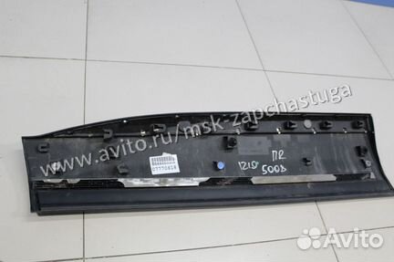 Молдинг двери правый передний Peugeot 3008 (P84)