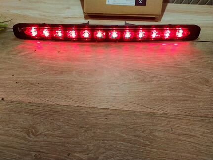 Стоп сигнал в крышку багажника мерседес Е211