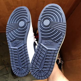 Jordan 1 Metallic Blue