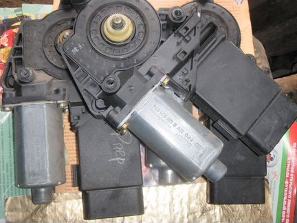 Мотор стеклоподъемника перед R 3B4837752 vw passat