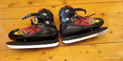 Коньки хоккейные