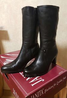 Зимние женские сапоги 38