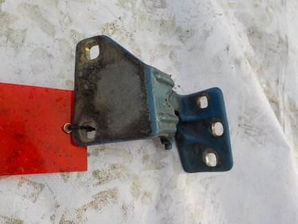 Петля двери Мерседес Актрос мп 1 7230541