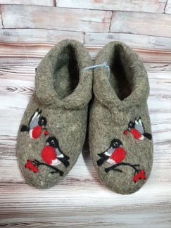 Войлочные тапочки Снегири и Цветы