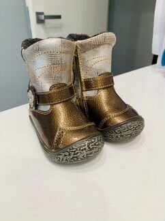 Сапожки новые малышковые kapika р.20