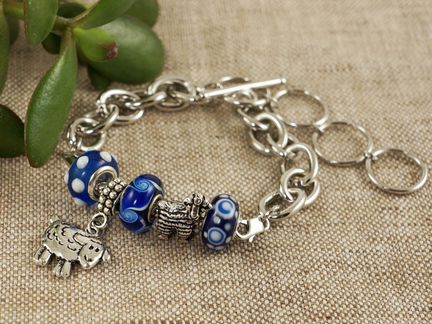 Браслет с шармами Овечки №3 (синий)