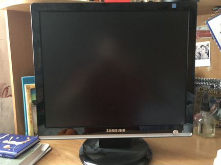 Монитор Samsung