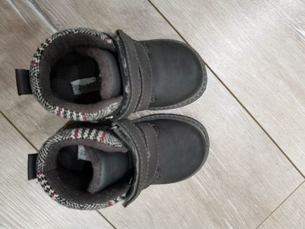 Продаются ботинки