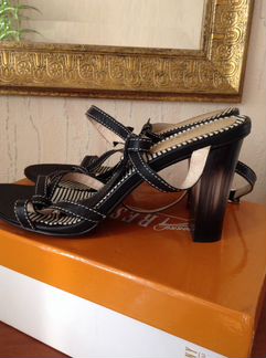 Босоножки новые