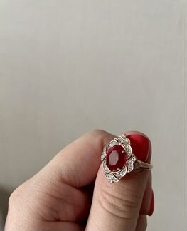 Золотое кольцо с рубином